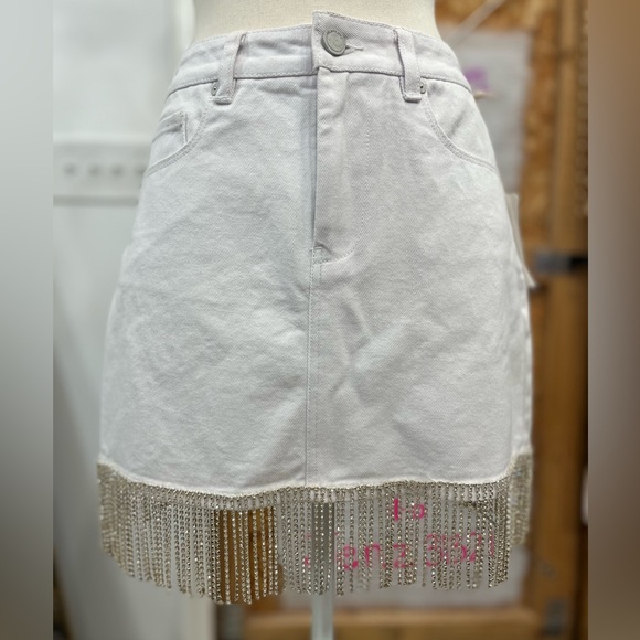 BLANK NYC Denim Rhinestone White Skirt. Size 26 - Picture 4 of 16
